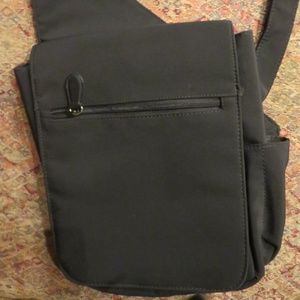Walking Co black sidesling crossbody bag, nwot